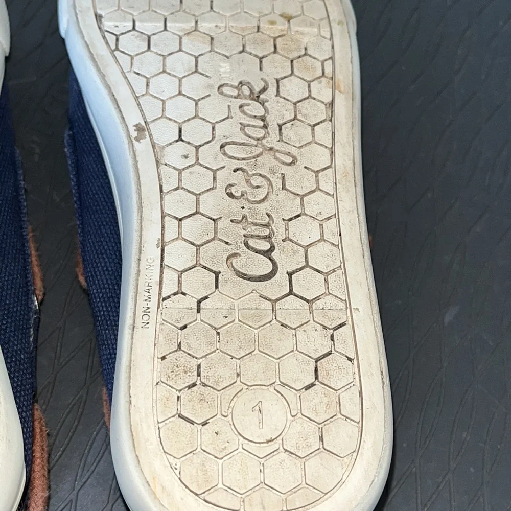 Cat‎ & Jack Boy slip on Boat shoes size 1